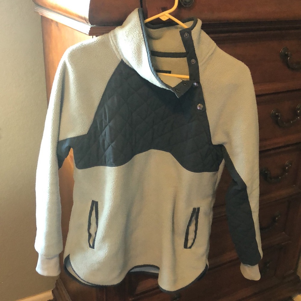 Abercrombie & Fitch Asymmetrical Snap Fleece Baby Blue and Dark Blue 💙